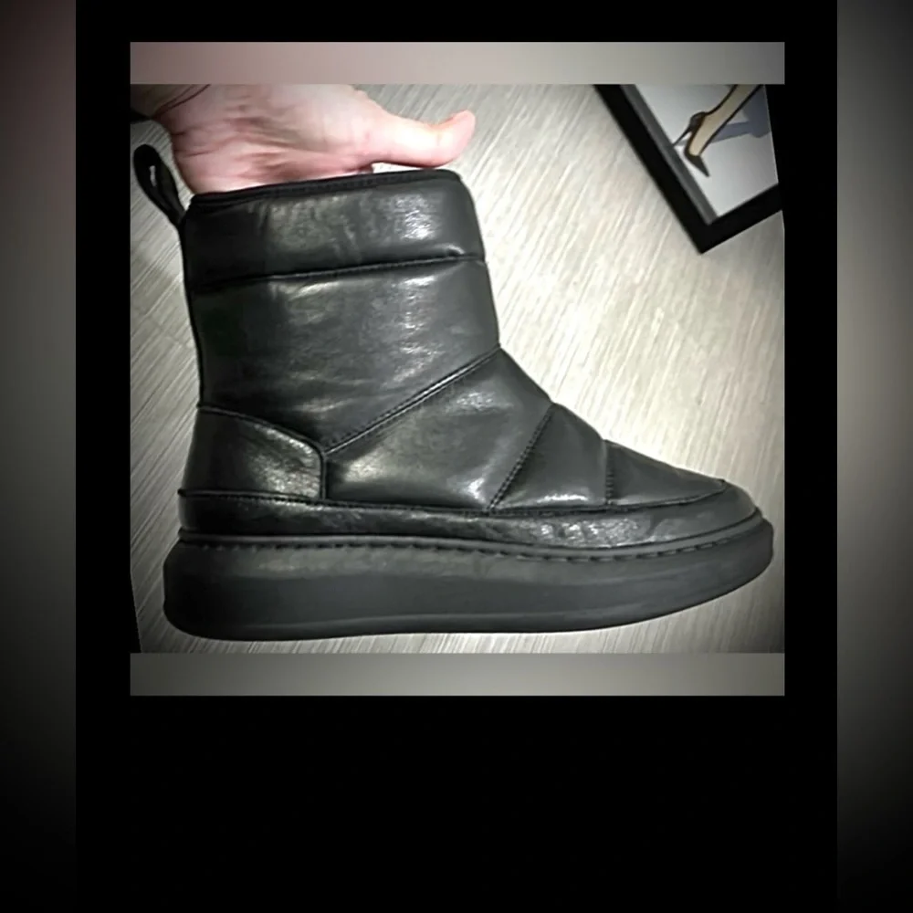 Ivylee Copenhagen Platform Moon boots Leather in black color EU size 36 = US 6.0